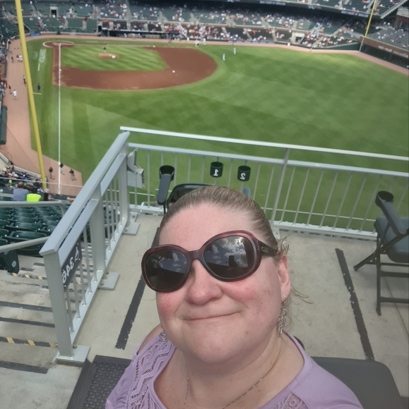 Meet your Posher, Jennifer - Picture 3 of 12